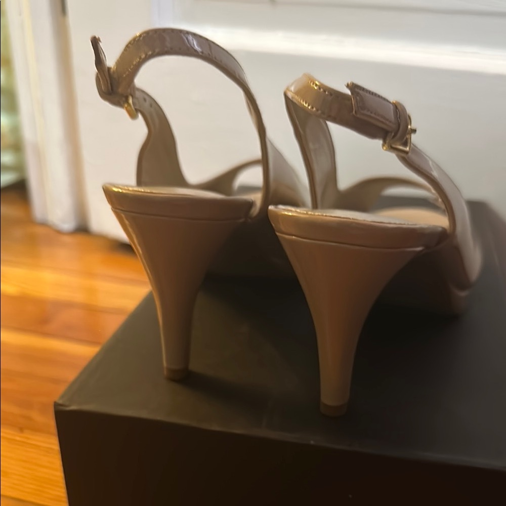 Bandolino Tan Slingback Heels Peep Toe - Picture 5 of 9